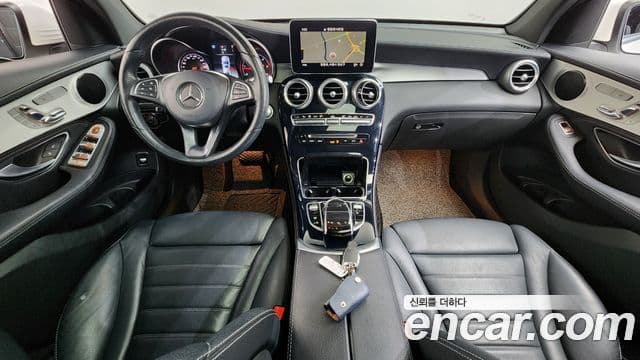 Mercedes-Benz GLC-Class 2018 — Şəkil 10/20