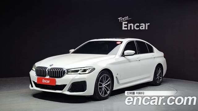 BMW 5 Series 2023 — ფოტო 9/20