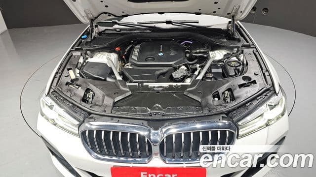 BMW 5 Series 2023 — ფოტო 5/20