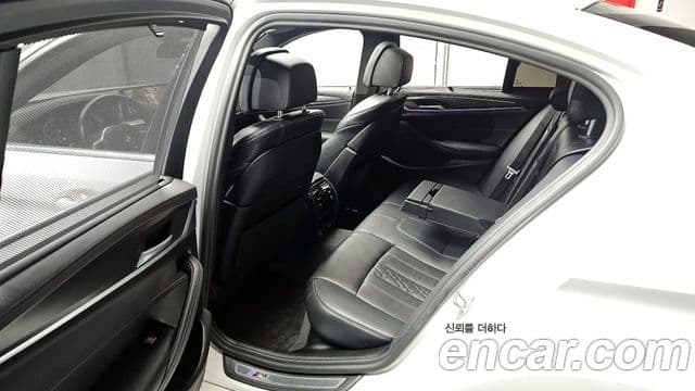 BMW 5 Series 2023 — ფოტო 11/20