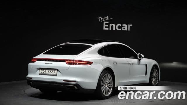 Porsche Panamera 2018 — Photo 18/20
