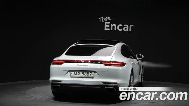 Porsche Panamera 2018 — Photo 13/20