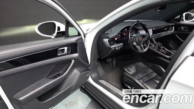 Porsche Panamera 2018 — Photo 7/20