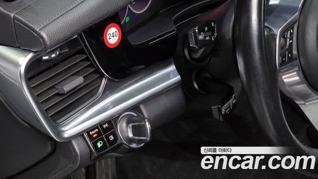 Porsche Panamera 2018 — Photo 16/20