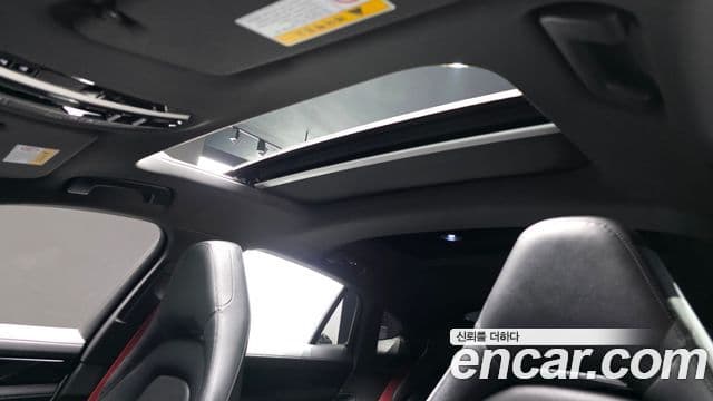 Porsche Panamera 2018 — Photo 15/20