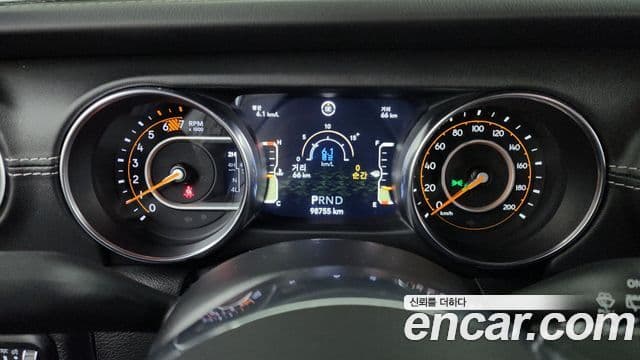 Jeep Wrangler 2021 — Şəkil 8/20