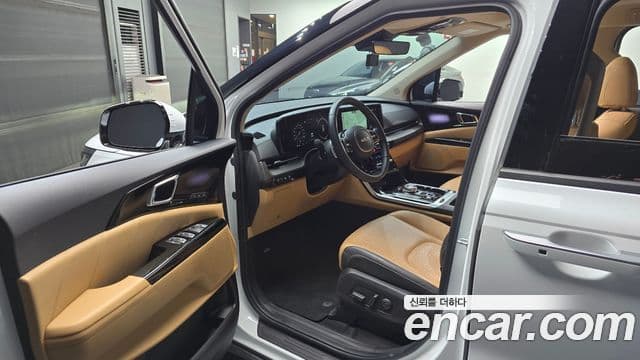 Kia Carnival 2023 — Şəkil 10/20