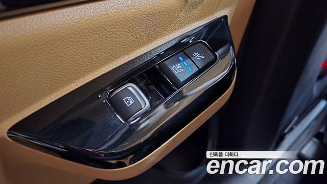 Kia Carnival 2023 — Şəkil 18/20