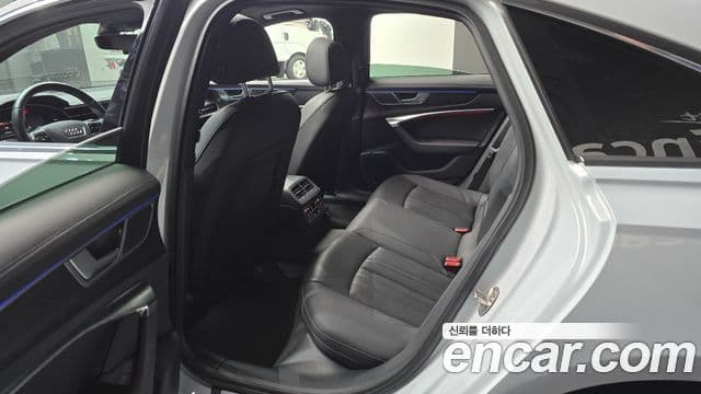 Audi A6 2021 — Photo 2/20