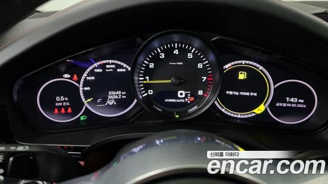 Porsche Cayenne 2023 — ფოტო 8/20