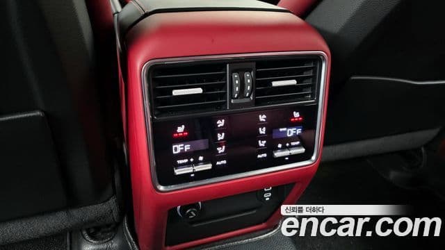 Porsche Cayenne 2023 — ფოტო 19/20