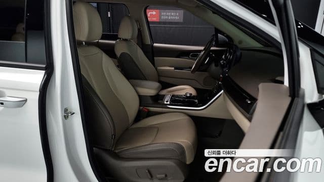 Kia Carnival 2020 — ფოტო 10/20