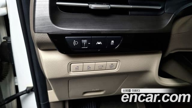 Kia Carnival 2020 — ფოტო 16/20