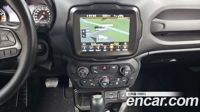 Jeep Renegade 2021 — Фото 14/20