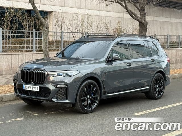 BMW X7 2022 — ფოტო 17/20