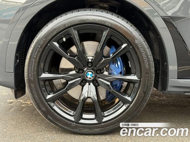 BMW X7 2022 — ფოტო 13/20
