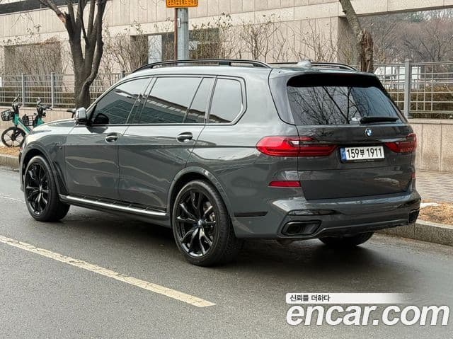 BMW X7 2022 — ფოტო 7/20