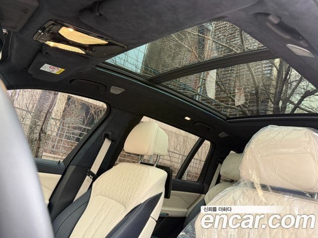 BMW X7 2022 — ფოტო 16/20