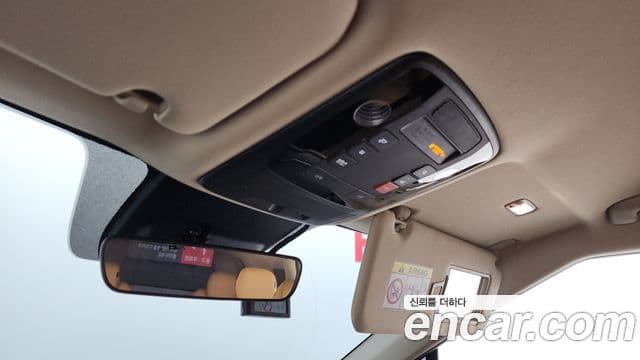 Kia Carnival 2022 — Фото 18/20