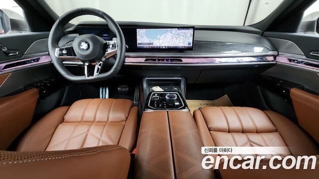 BMW 7 Series 2024 — ფოტო 7/20
