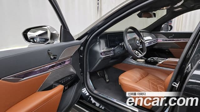 BMW 7 Series 2024 — ფოტო 10/20