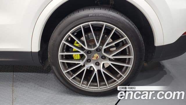 Porsche Cayenne 2020 — фото 4 из 20