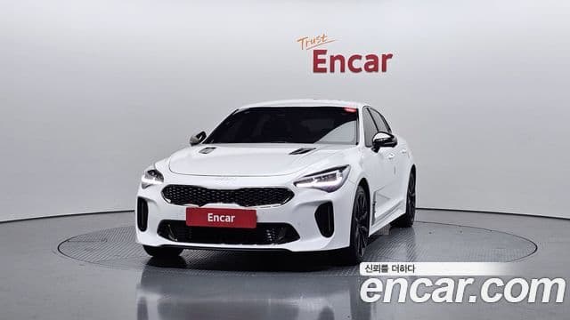 Kia Stinger 2022 — ფოტო 3/20