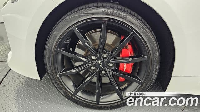 Kia Stinger 2022 — ფოტო 5/20