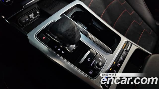 Kia Stinger 2022 — ფოტო 9/20