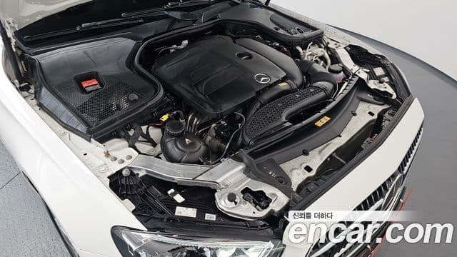Mercedes-Benz E-Class 2022 — Фото 6/20