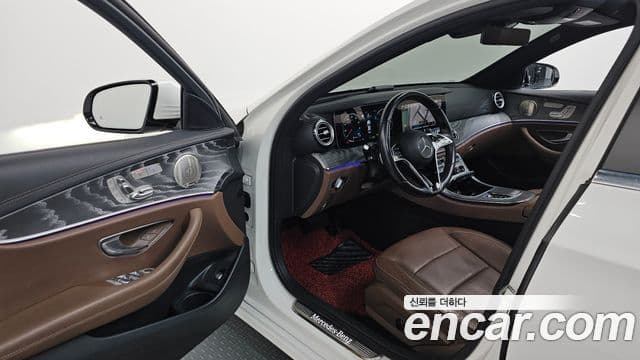 Mercedes-Benz E-Class 2022 — Фото 10/20