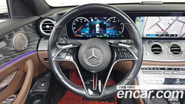 Mercedes-Benz E-Class 2022 — Фото 13/20