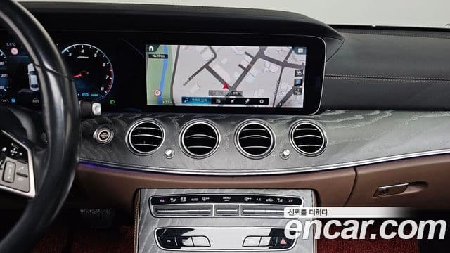 Mercedes-Benz E-Class 2022 — Фото 14/20