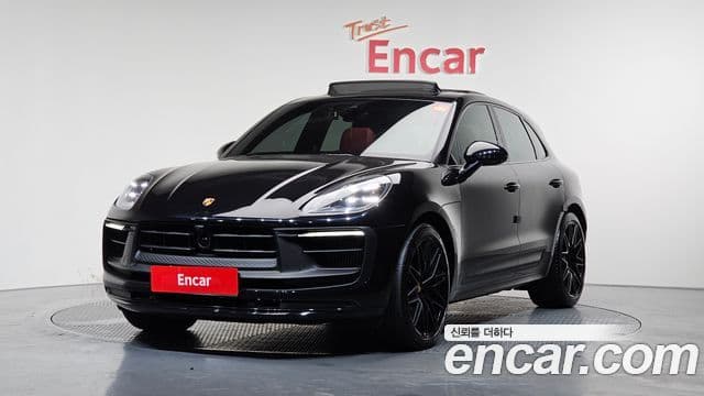 Porsche Macan 2023 — ფოტო 1/20