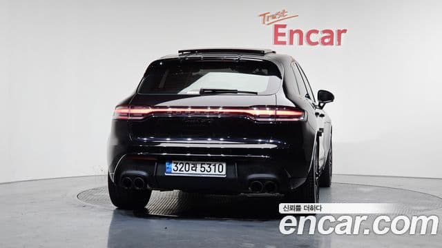 Porsche Macan 2023 — ფოტო 4/20