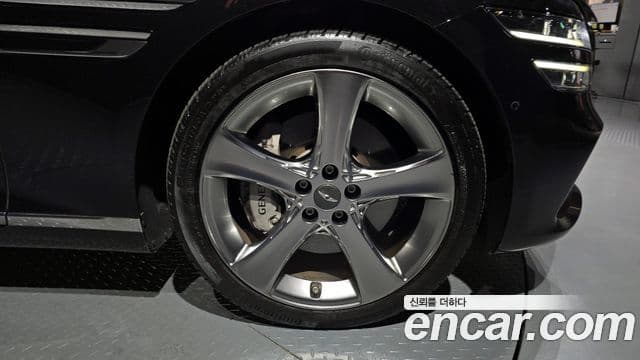 Genesis Electrified G80 2022 — фото 5 из 20