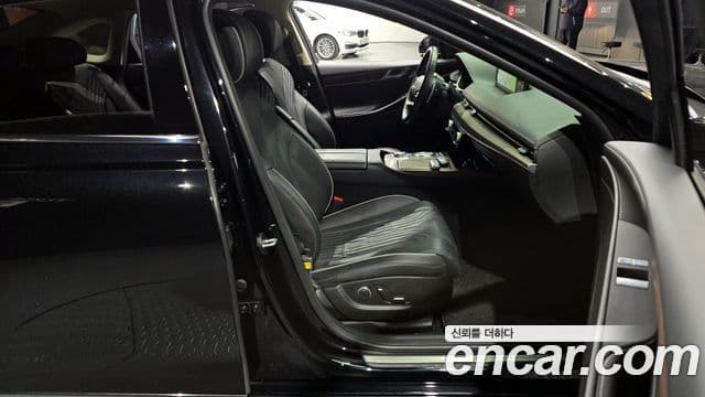 Genesis Electrified G80 2022 — Şəkil 11/20