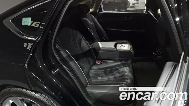 Genesis Electrified G80 2022 — Şəkil 12/20