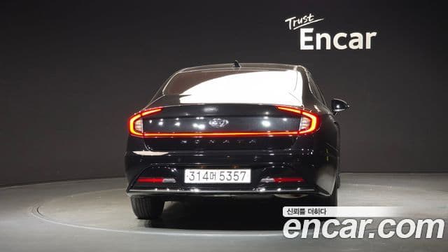 Hyundai Sonata Hybrid 2021 — Photo 1/20