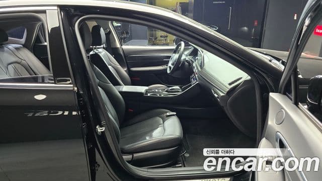 Hyundai Sonata Hybrid 2021 — Photo 5/20
