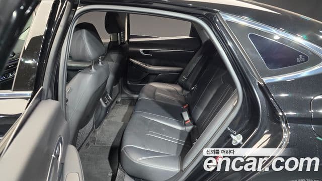 Hyundai Sonata Hybrid 2021 — Photo 10/20