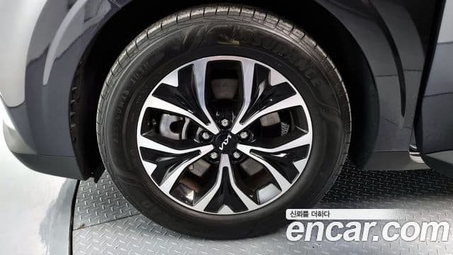 Kia Carnival 2021 — ფოტო 5/20