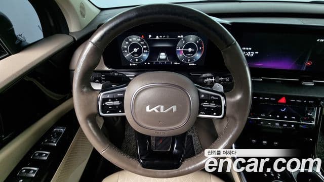 Kia Carnival 2021 — ფოტო 13/20