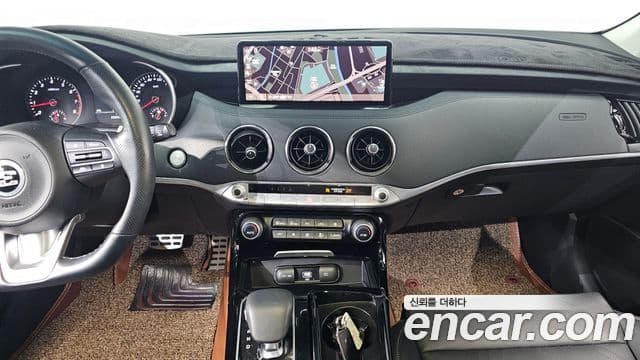 Kia Stinger 2021 — Şəkil 14/20