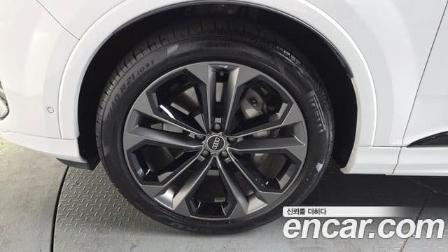 Audi Q7 2025 — ფოტო 5/20