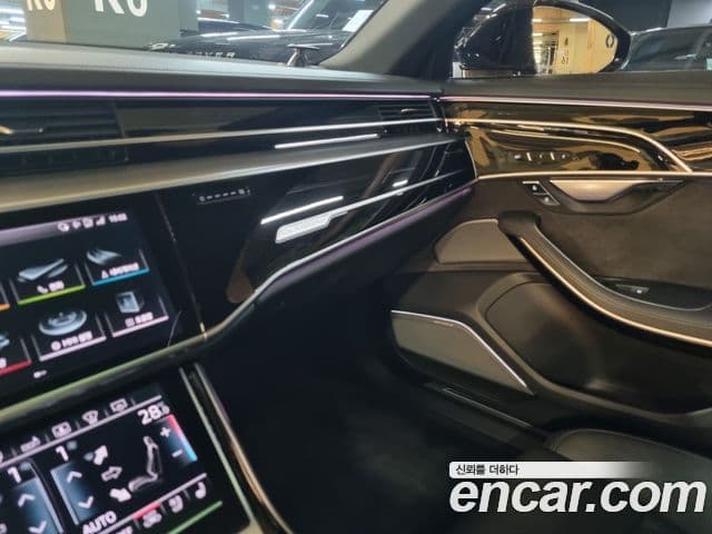 Audi A8 2019 — Şəkil 10/20