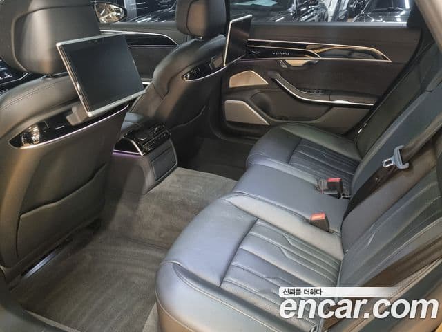 Audi A8 2019 — Şəkil 17/20