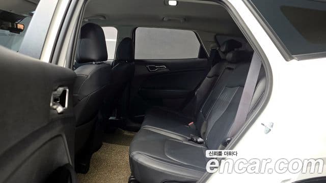 Kia Sportage 2023 — Фото 13/20