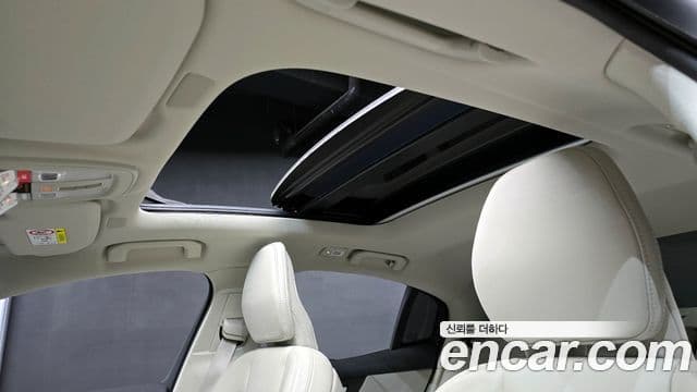 Volvo S60 2023 — Фото 18/20
