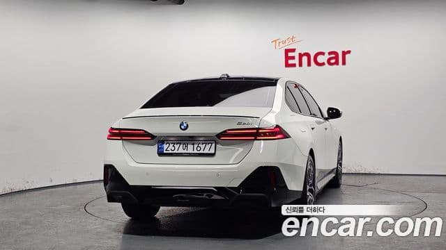 BMW 5 Series 2024 — ფოტო 4/20